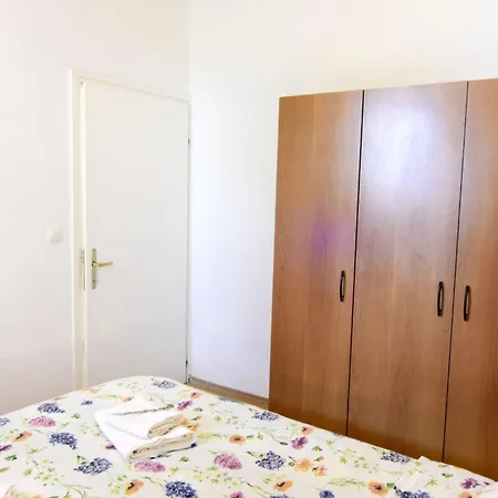 Practical Family With Outdoor Area Appartamento Umago